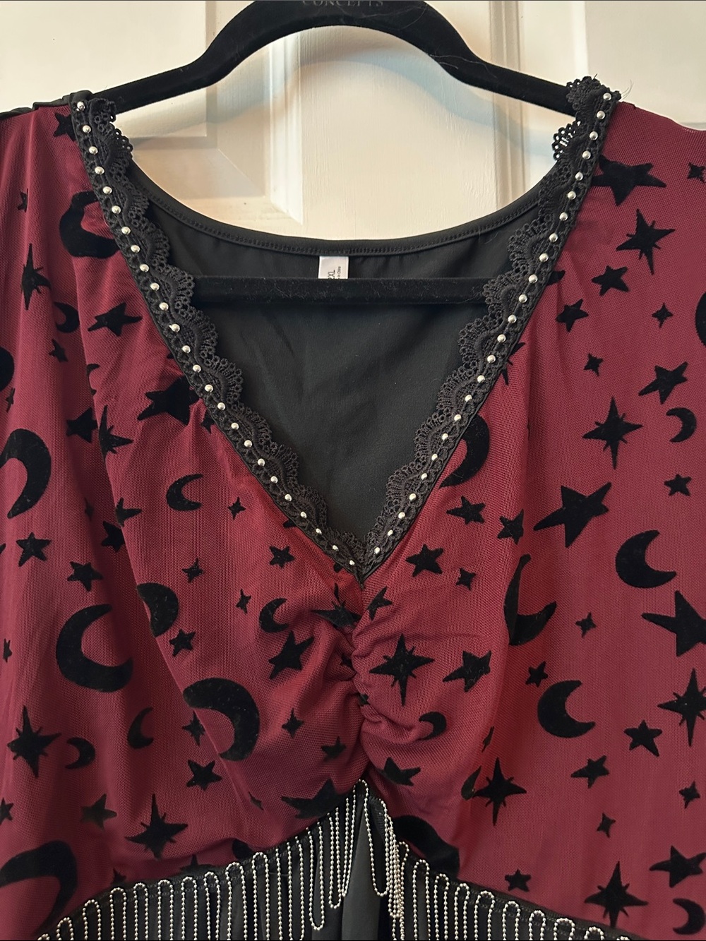 EUC Boho Moon & Star V-Neck Tunic in Burgundy and Black Sz 2X ⭐️ 🌙 ⭐️ - Picture 2 of 11